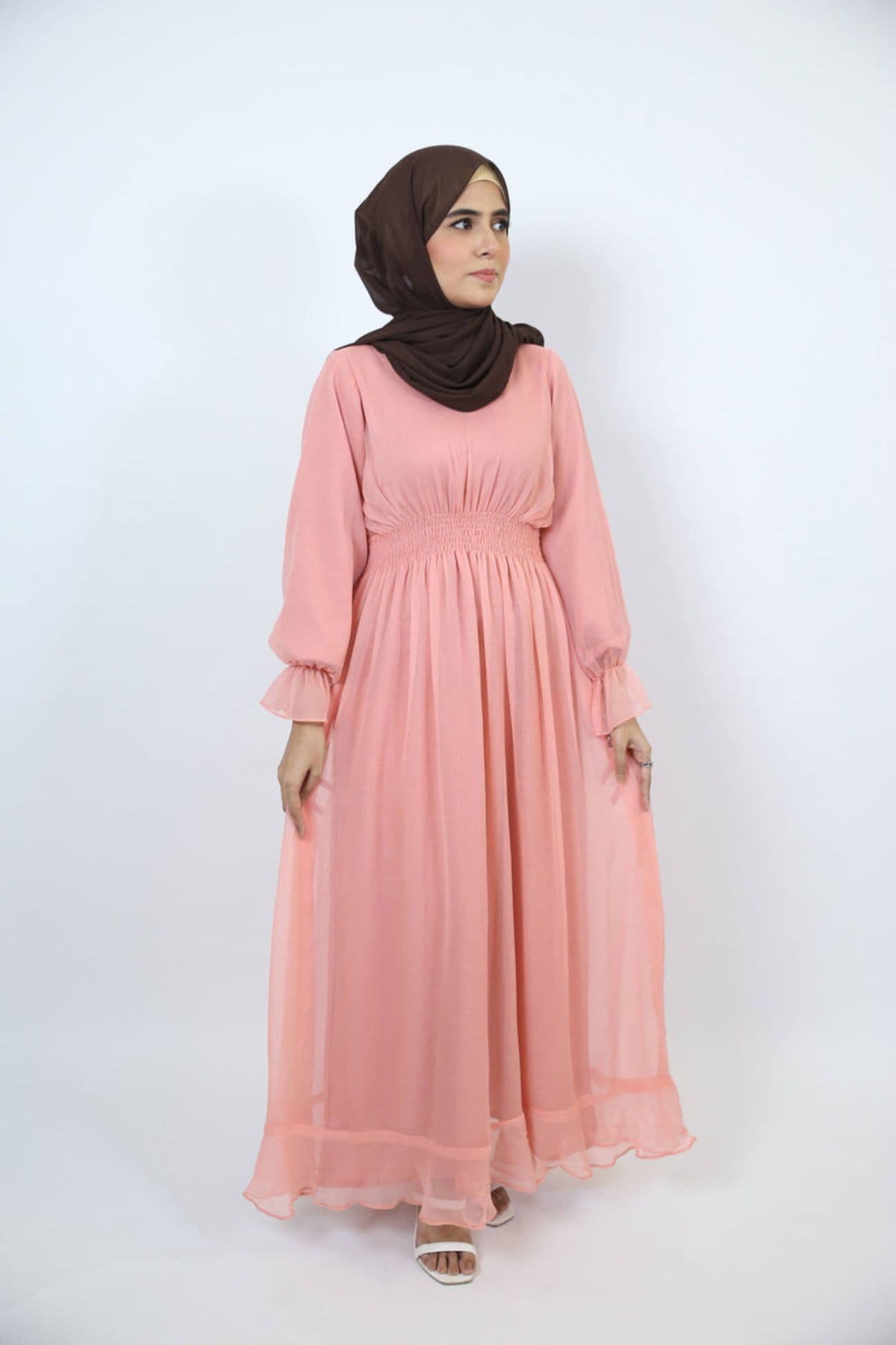ليباس لاب وردية - فستان ماكسي شيفون مبطن بخصر بكسرات وأكمام مكشكشة - وردي